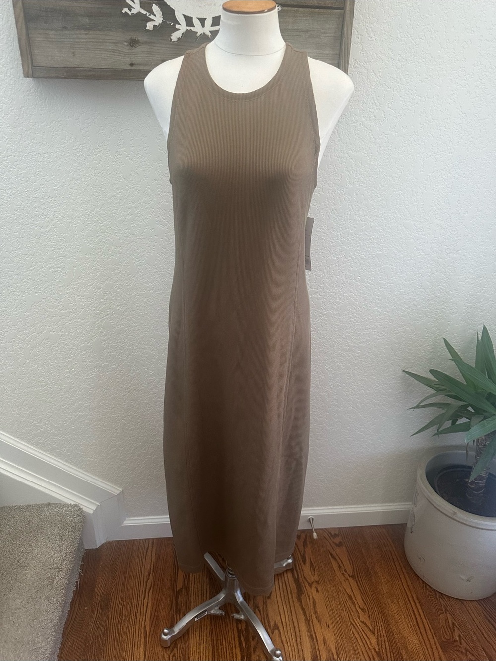 Athleta Seasoft Rib Sleeveless Brown Ribbed Midi Tank Dress‎ size M NWT
